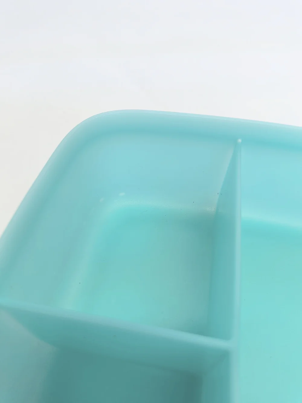 TUPPERWARE | Lunch It Keeper Bento Style Storage Lunch Box Container Aqua White